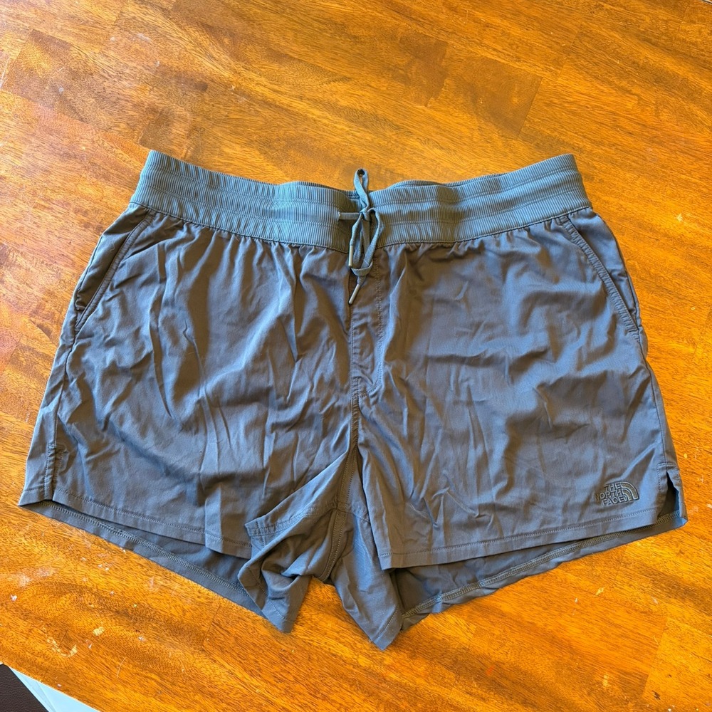 The North Face Aphrodite Motion Shorts Women's 2X Plus Gray Pull-On Hiking Short